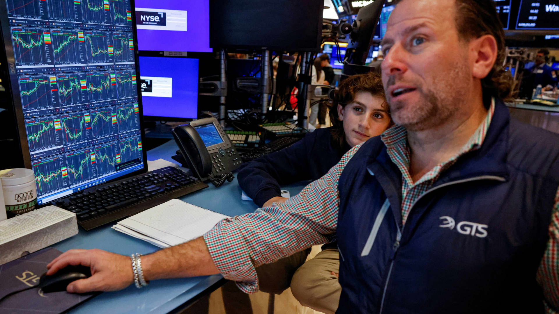 2025年に40%上昇予測！ウォール街のエキスパート、ダン・アイヴスが注目する「隠れたAI銘柄」