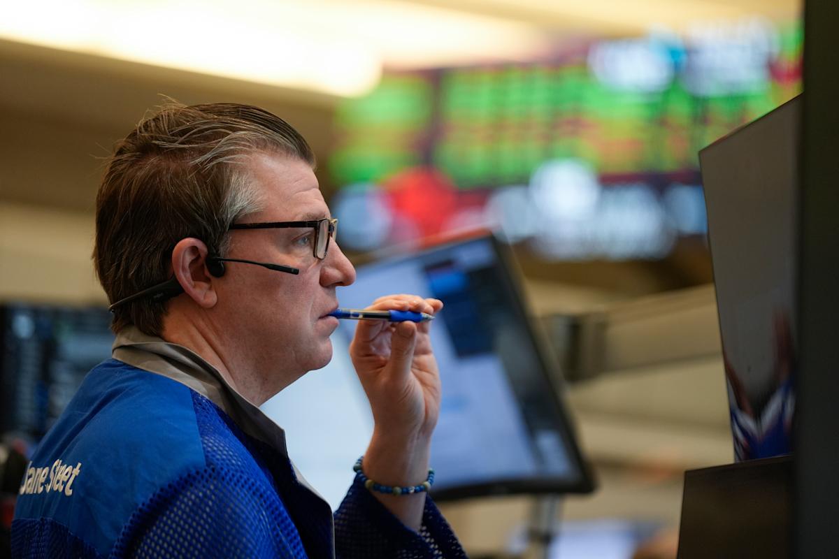 ナスダック先物が上昇、NVIDIAの決算とトランプ関税表明が牽引するダウとS&P 500の動向