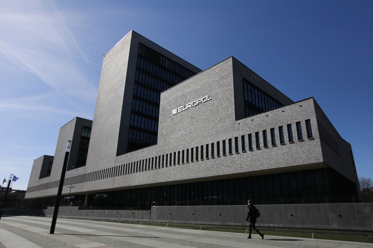 AI生成児童虐待画像を共有する国際組織を摘発：警察が25人を逮捕